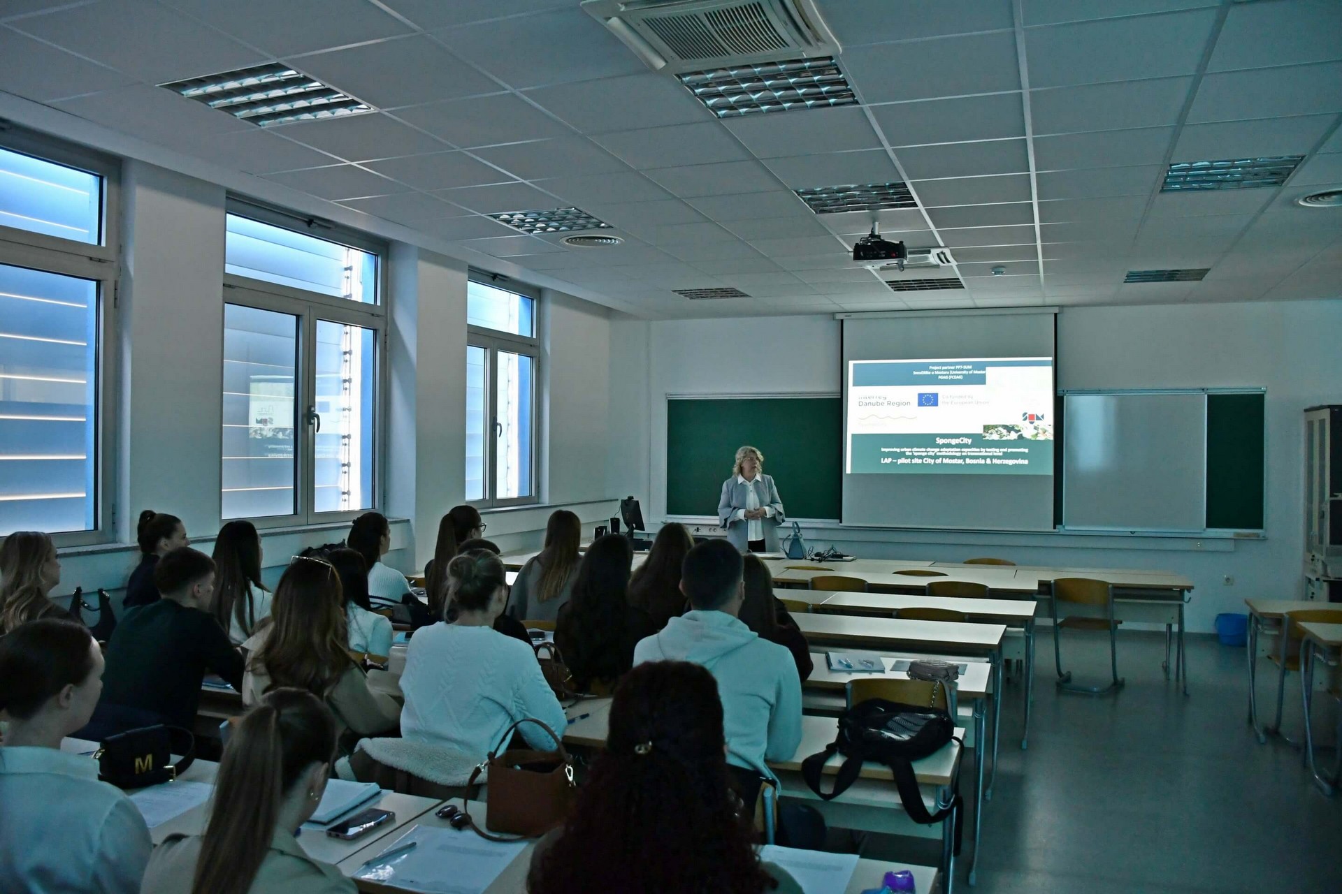 SPONGECITY Radionica - usavršavanje za građanstvo (studente)  o alatu razvijenom u sklopu projekta SpongeCity, promocija projekta i  predstavljanje aktivnosti predloženog Lokalnog akcijskog plana za grad Mostar